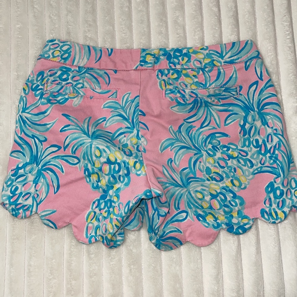 Lilly Pulitzer Scalloped Shorts | Size 00 - Picture 7 of 7